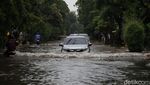 Potret Banjir Rendam Kawasan Elit Kelapa Gading