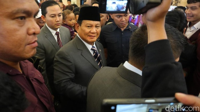 Prabowo Subianto saat datang ke wisuda UKRI Bandung