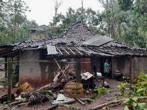 Pasar Ramadan di Getas Gunungkidul Porak-poranda Diterjang Angin Kencang
