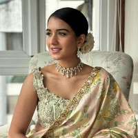 Radhika Merchant akan segera masuk menjadi bagian dari keluarga miliarder India Mukesh dan Nita Ambani. Pasangan India tersebut menjadi orang terkaya di Asia. Radhika akan menikahi Anant Ambani yang merupakan putra bungsu Mukesh dan Nita pada Juli 2024. Foto: Instagram