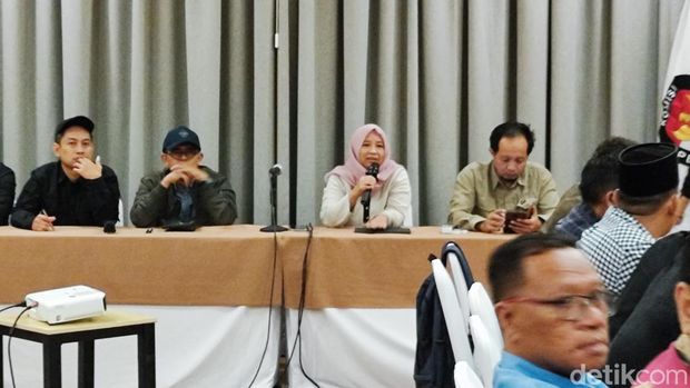 Rapat pleno rekapitulasi hasil penghitungan suara tingkat Kabupaten Gunungkidul oleh KPU Gunungkidul di Hotel Santika, Gunungkidul, Rabu (28/2/2024) malam.
