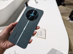 Menggenggam Realme 12+ 5G yang Baru Saja Debut Global di Indonesia