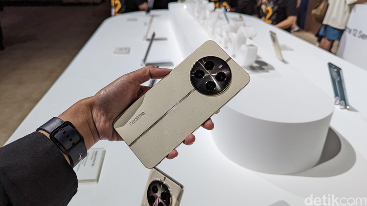 Realme 12+ 5G