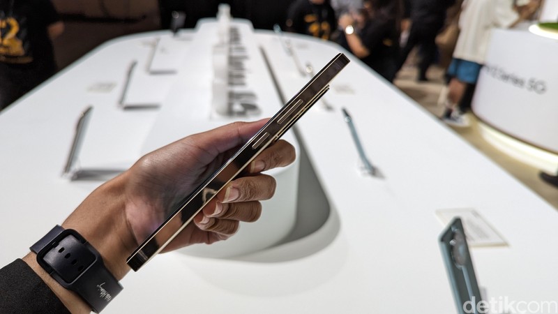 Realme 12+ 5G