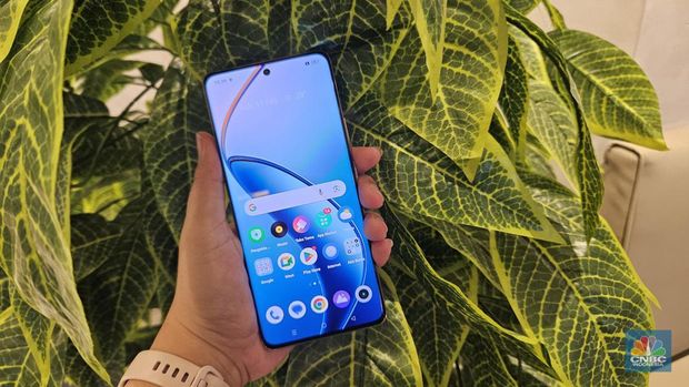 Realme 12 Pro+ Realme 12 Pro+
