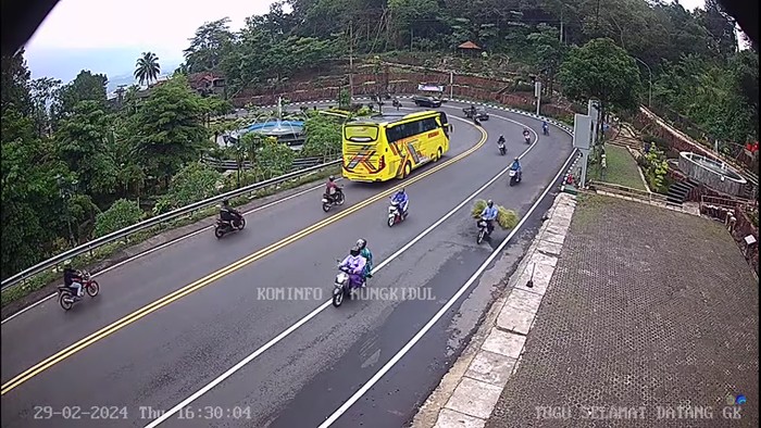 Ruas Jalan Jogja-Wonosari via Tangkap layar CCTV Diskominfo Gunungkidul, Kamis (29/2/2024) pukul 16.30 WIB