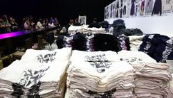 Siap Berburu Merchandise Taylor Swift di Konser Eras Tour Singapura Siap Berburu Merchandise Taylor Swift di Konser Eras Tour Singapura