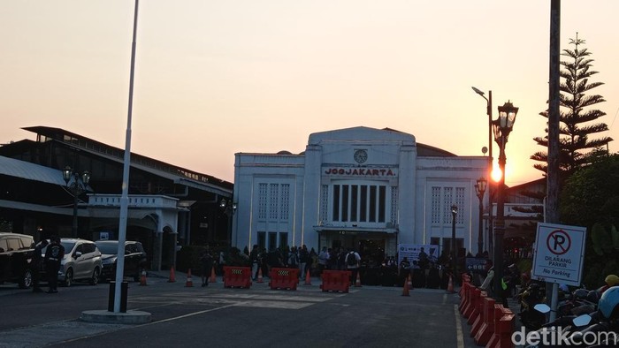 Stasiun Tugu, Kota Jogja.