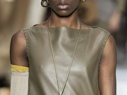 Unik, Fendi Rilis Tempat Lolipop, Kobalorasi Bareng Permen Chupa Chups