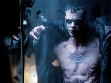 Potret Perdana The Crow, Mirip Joker ala Jared Leto yang Gagal