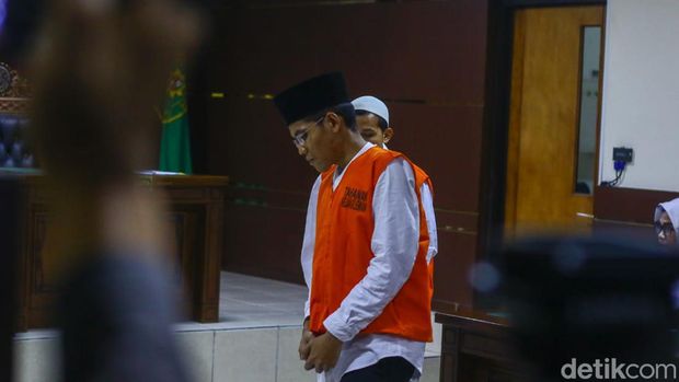 Waliyin dan Ridduan pembunuh mahasiswa UMY Redho Tri Agustian saat sidang vonis di PN Sleman, Kamis (29/2/2024). Keduanya dijatuhi vonis mati.