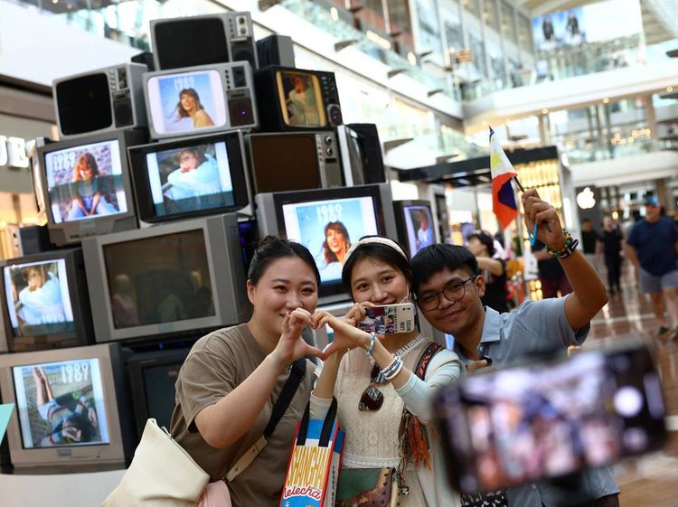 Yuk Kunjungi Instalasi Album Taylor Swift Jelang Eras Tour Singapura
