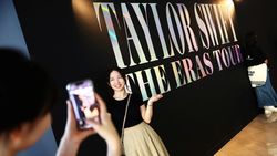 Yuk Kunjungi Instalasi Album Taylor Swift Jelang Eras Tour Singapura Yuk Kunjungi Instalasi Album Taylor Swift Jelang Eras Tour Singapura