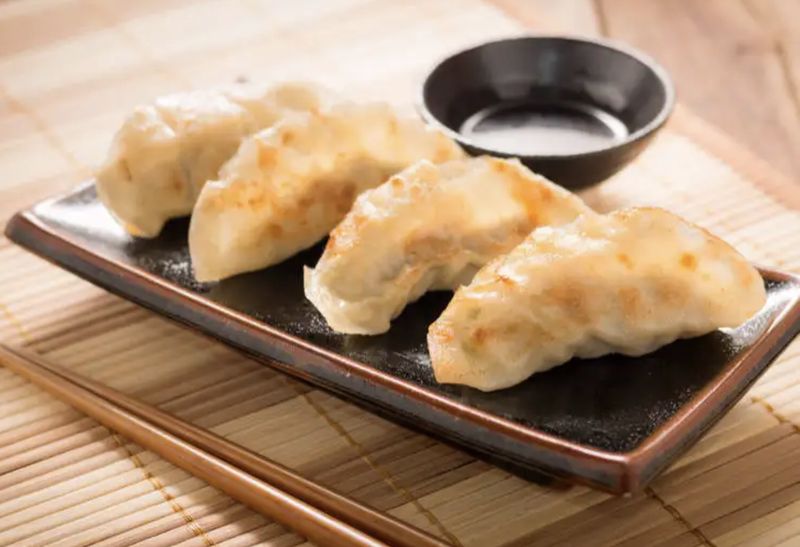 7 Makanan Jepang Mengandung Babi Selain Tonkatsu, Muslim Perlu Waspada