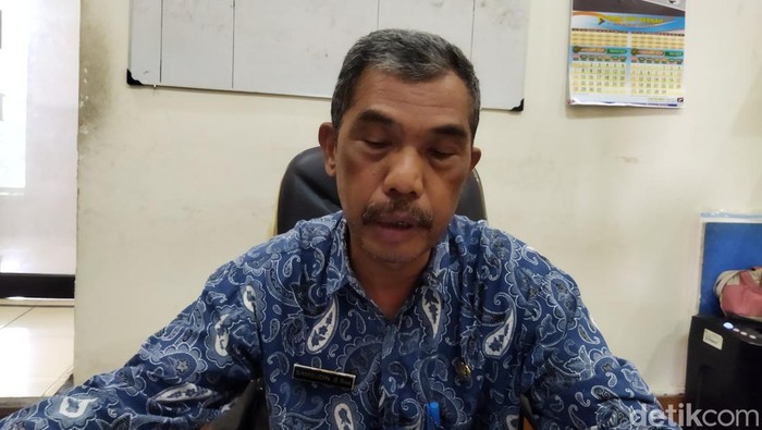 (Administrator Database Kependudukan (Disdukcapil) Pandeglang Samsudin. (Aris Rivaldo/detikcom)