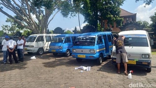Angkutan gratis untuk pelajar di Jembrana, Bali.