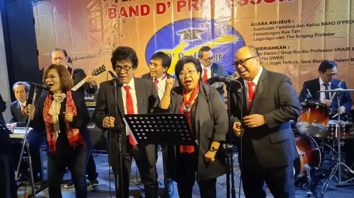 Band DProfessor, semua personelnya guru besar Unair.