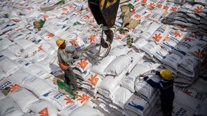 42 Ribu Ton Beras Impor Tiba di Palembang