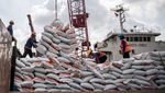 42 Ribu Ton Beras Impor Tiba di Palembang