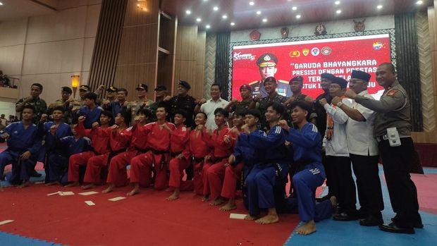 Dankor Brimob Komjen Imam Widodo buka Taekwondo Kapolri Cup di GOR Ahmad Yani, Mabes TNI, Cilangkap, Jakarta Timur, Jumat (1/3/2024). (Dwi Rahmawati/detikcom)