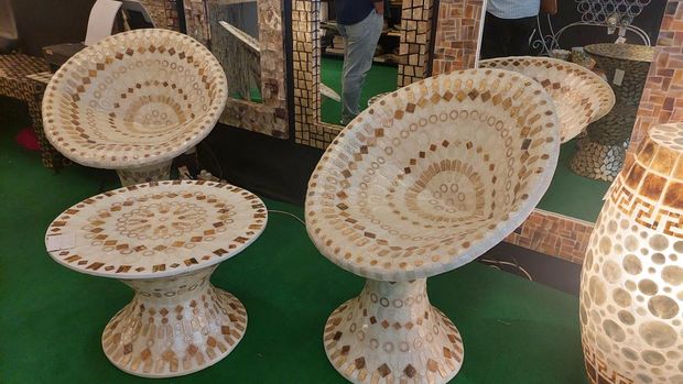 Dekorasi dan furnitur rumah dari cangkang kerang/Almadinah Putri Brilian/detikcom