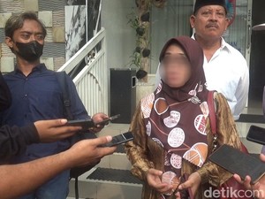 Kondisi Terkini Mata Anak Polisi Jombang yang Saraf Retinanya Rusak