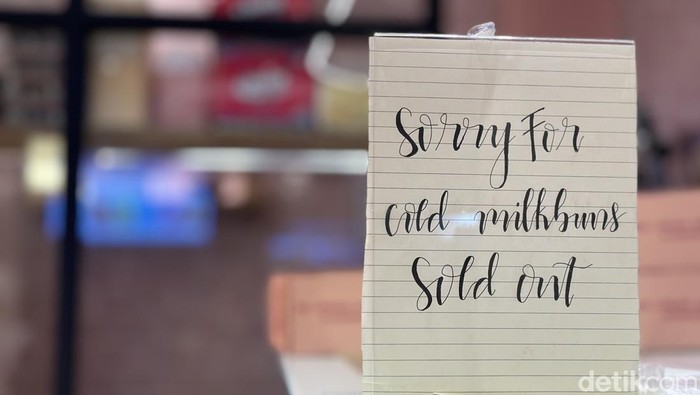 Cerita Mereka Nunggu Lama demi Milk Bun Viral, Benarkah FOMO?