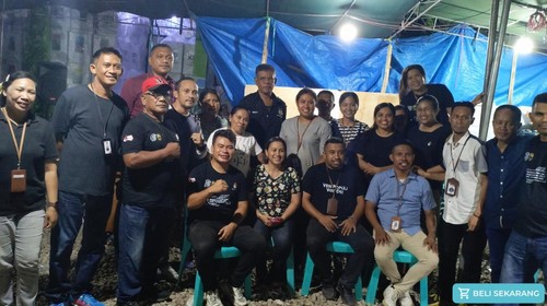Foto bersama seusai rapat pleno tingkat Kecamatan Maulafa, Kota Kupang, NTT. (Simon Selly/detikBali)