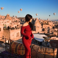 Meski dalam pemotretan kali ini Fuji hanya sendiri, namun kepergiannya ke Turki diketahui dengan mengajak serta keponakannya, Gala Sky. Foto: Instagram/@fuji_an