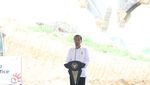 Gaya Jokowi Groundbreaking Kantor Telkom di IKN