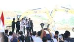 Gaya Jokowi Groundbreaking Kantor Telkom di IKN