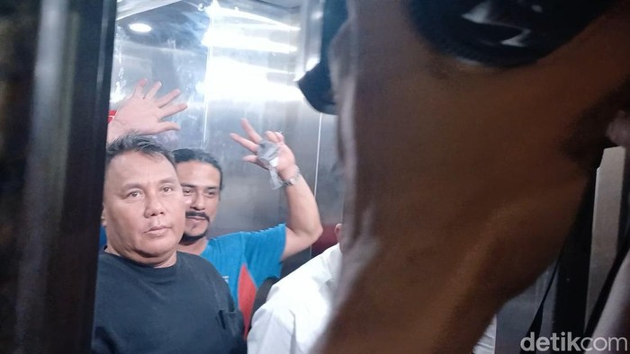 Ghatan Saleh di kantor polisi