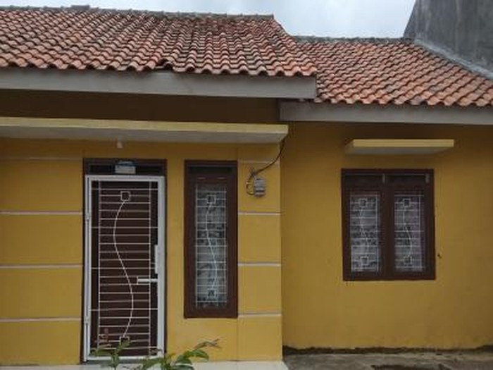 Tampilan depan rumah di Griya Abadi Sukadanaham II