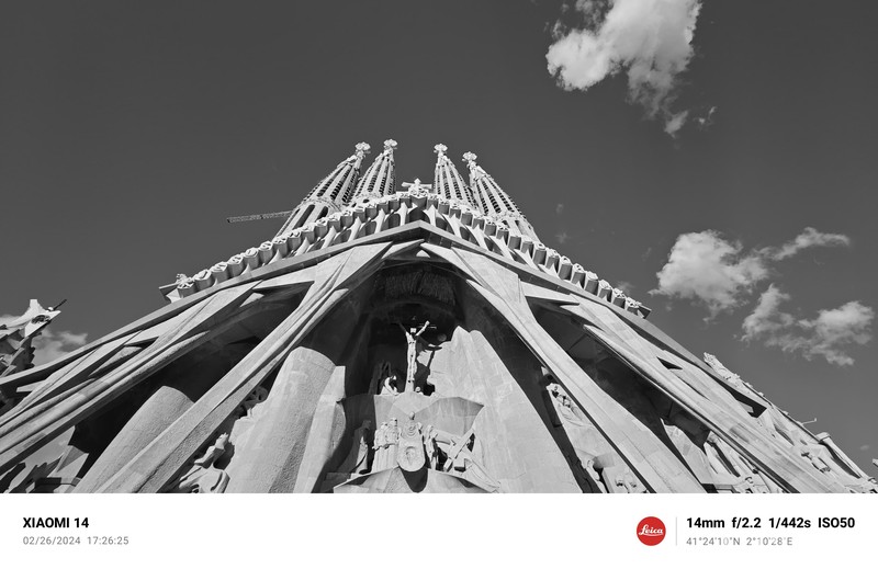 Hasil foto kamera BW Leica Xiaomi 14