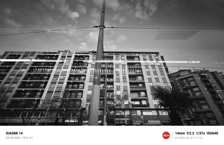 Hasil foto kamera BW Leica Xiaomi 14