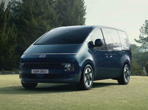 Tampilan Hyundai Staria Hybrid