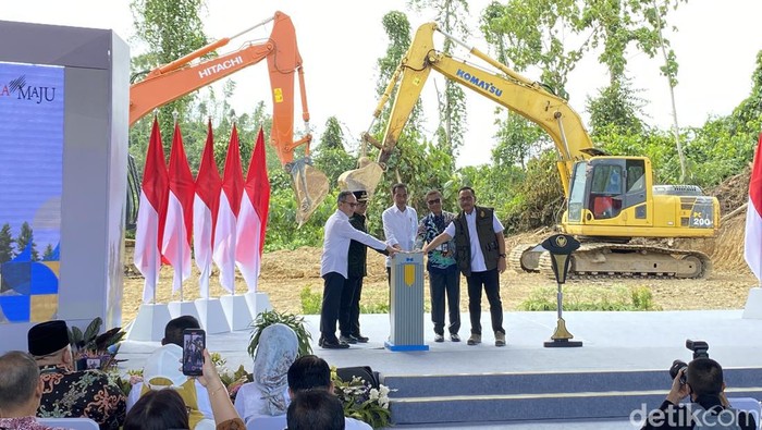 Jokowi meresmikan pembangunan Bankaltimtara di IKN yang menjadi BPD pertama menanamkan modalnya.