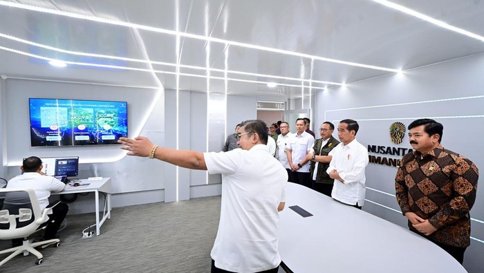 Jokowi Tinjau Command Center IKN