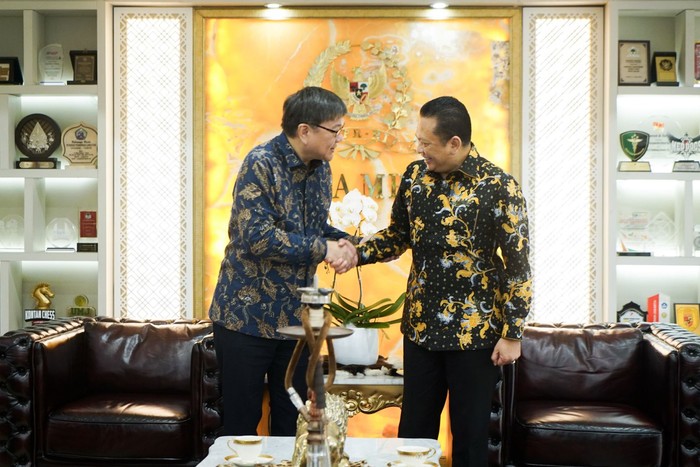 Ketua MPR RI Bambang Soesatyo mengapresiasi perhatian Duta Besar Singapura untuk Indonesia Kwok Fook Seng atas kelancaran penyelenggaraan Pemilu 2024 di Indonesia.