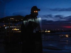 Berkat Timing yang Tepat, Foto Jalanan Ini Bikin Mindblowing