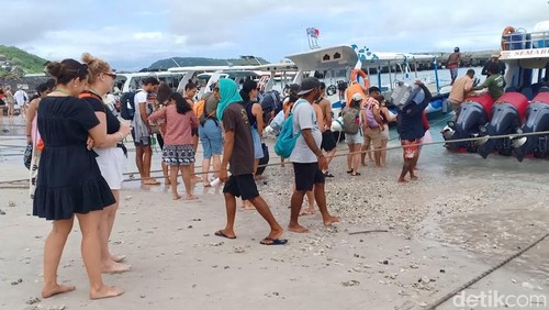Kunjungan wisatawan ke Nusa Penida tampak ramai.