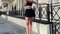 Pose seksi ala Hieke saat di London.