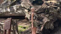 Dia juga mengisi waktunya menikmati alam di Sequoia National Forest, hutan di California.  