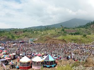 Cara Pendukung di Tasikmalaya Rayakan Kemenangan Prabowo-Gibran