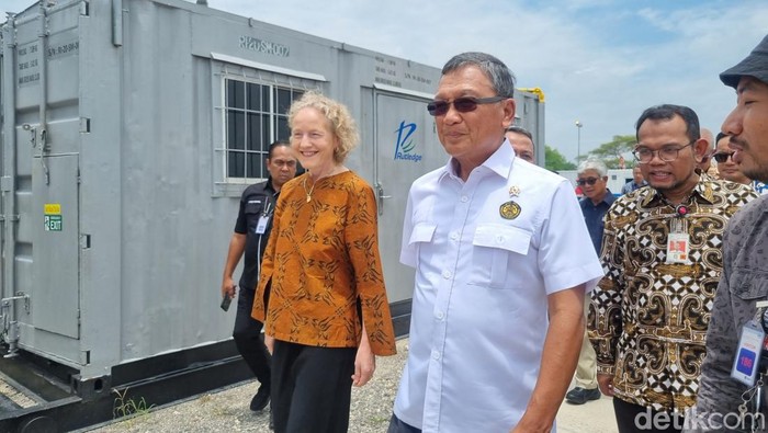 Menteri ESDM di Lapangan Banyu Urip, Blok Cepu, Bojonegoro.