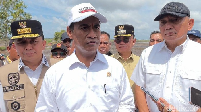 Menteri Pertanian (Mentan) Andi Amran Sulaiman berkunjung ke Kecamatan Muara Telang, Kabupaten Banyuasin