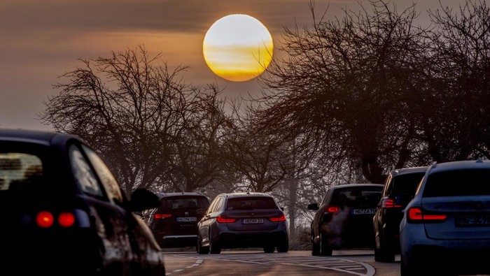 Menyala Abangku... Potret Sunset Paling Menawan di Langit Jerman Menyala Abangku... Potret Sunset Paling Menawan di Langit Jerman