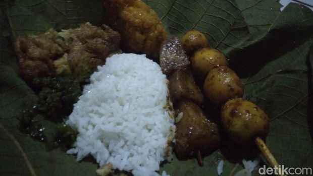 Nasi Jamblang Mba Yati.