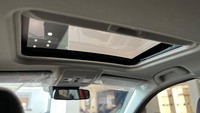 Baik varian 1.5 sport dan 2.0 pro, keduanya juga sudah dilengkapi dengan sunroof, auto dimming interior mirror, auto headlamp, dan auto wiper. Foto: Luthfi Anshori/detikOto