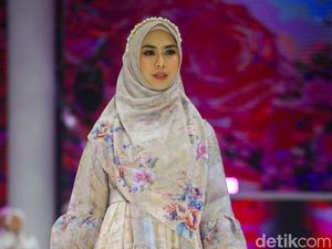 Oki Setiana Dewi Tak Ikut Campur Masalah Ria Ricis